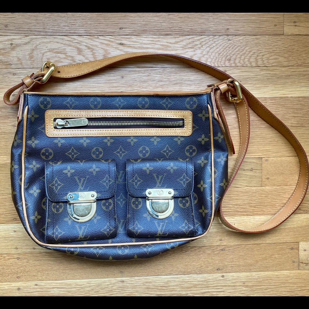 Authentic Louis Vuitton GM Hudson Monogram Bag